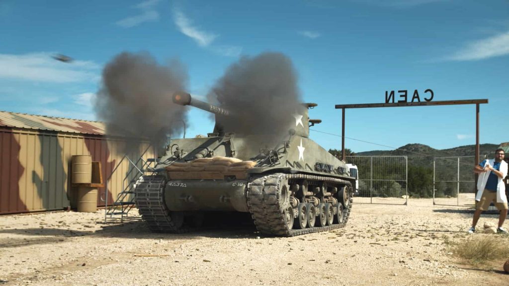 M4シャーマン戦車の砲撃スローモーション映像がおもしろい