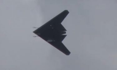 ロシア軍が初のステルス戦闘機ドローン「オホートニク」を公開