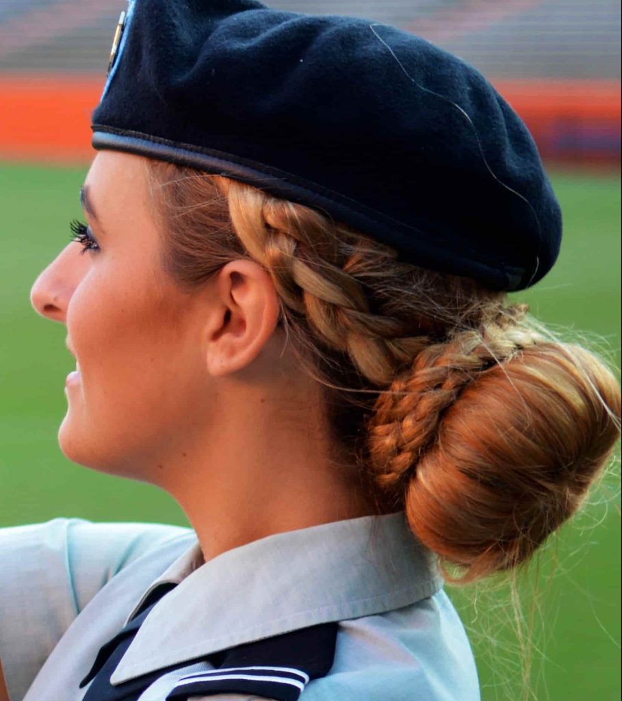 女性兵士のミリタリーヘアカット・ヘアスタイル