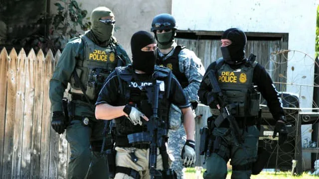 Dea麻薬取締局とは 捜査官 特別対応チームの装備は ミリレポ ミリタリー関係の総合メディア