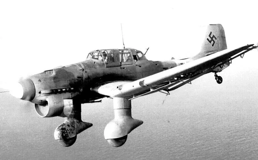 好評定番☆ハセガワ 1/48 ドイツ空軍 ユンカース Ju87 B2/R2 リベット加工 エデュアルド計器盤仕様　完成品　アメリカ　イギリス　日本　ソ連 完成品
