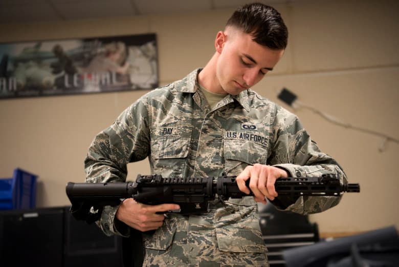 GAU-5/A｜米空軍パイロットのサバイバルキットM4カービン│ミリレポ