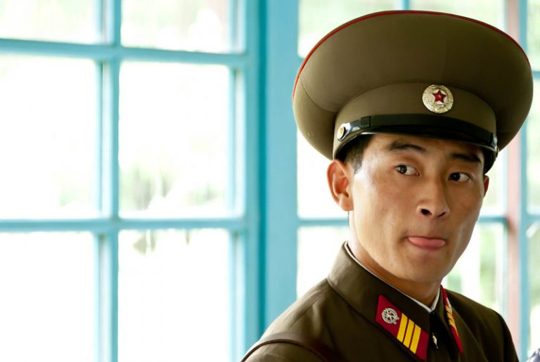 北朝鮮兵士の帽子はなんであんなに大きいのか？
