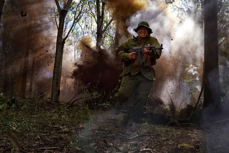 ベトナム戦争映画「デンジャークロース」本編映像の冒頭108秒間を大公開！