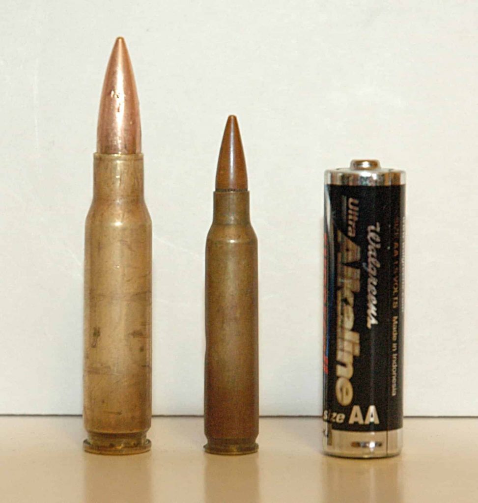 5.56mm弾と7.62mm弾の比較