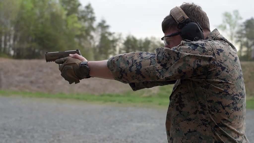 米海兵隊の標準拳銃は全てSIGのM18に置き換わる