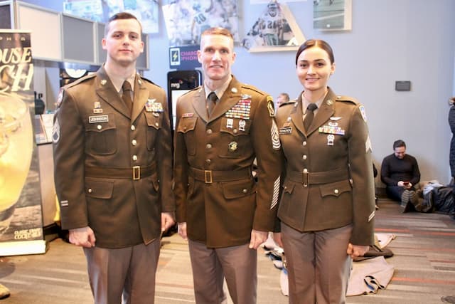 第二次大戦時の制服が復活する！米陸軍の新制服AGSU