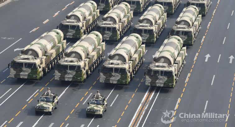 中国軍は今後10年で核弾頭を二倍、2049年までに軍事力は米軍と並ぶかもしれない