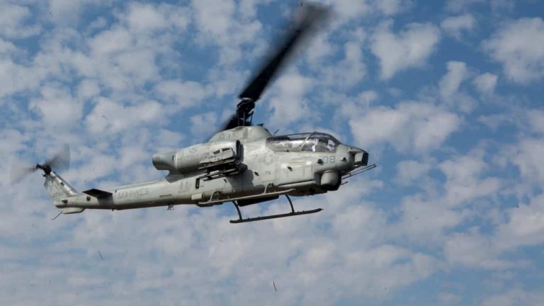 米海兵隊の攻撃ヘリAH-1Wスーパーコブラが引退