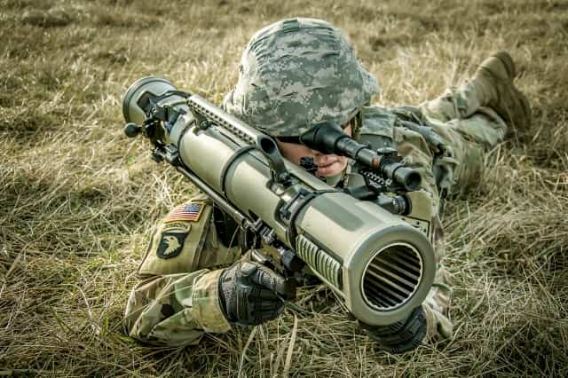 米軍は最新のカールグスタフ無反動砲M3E1を購入します