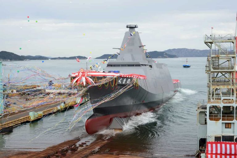 海上自衛隊の新鋭護衛艦「くまの」はステルス艦