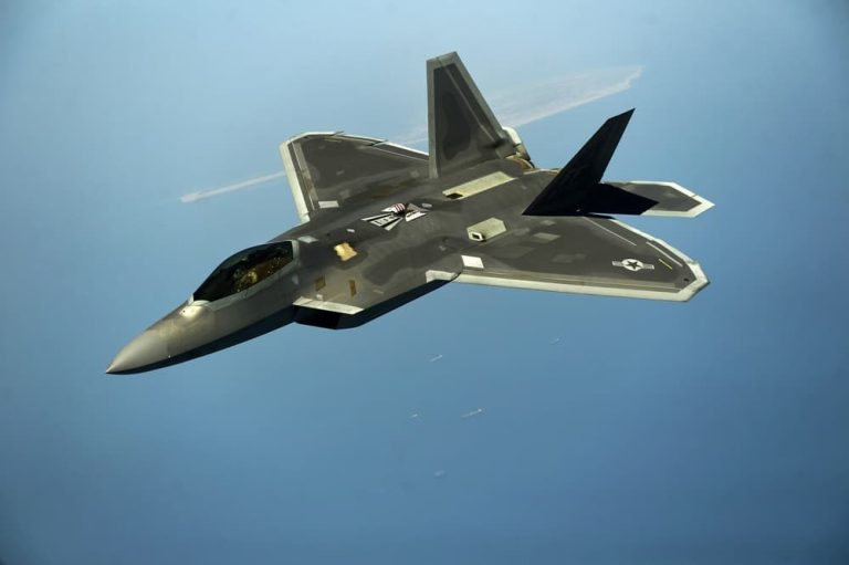 F-22は2030年から退役？それとも延長？
