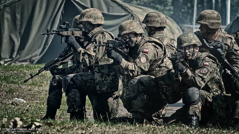 ポーランド軍は現在の兵力15万人から25万人に拡大することを計画しています