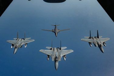 米空軍は2021年、B-1を17機削減し、F-35Aを61機獲得しました