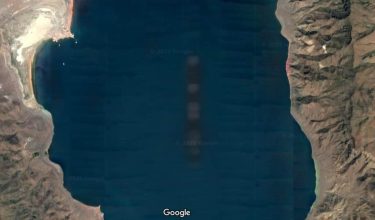 米軍の水中秘密基地？ネバダ州の湖底に見える不気味な影