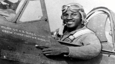 伝説のパイロット、タスキーギ・エアメンの最後の一人が102歳で亡くなりました