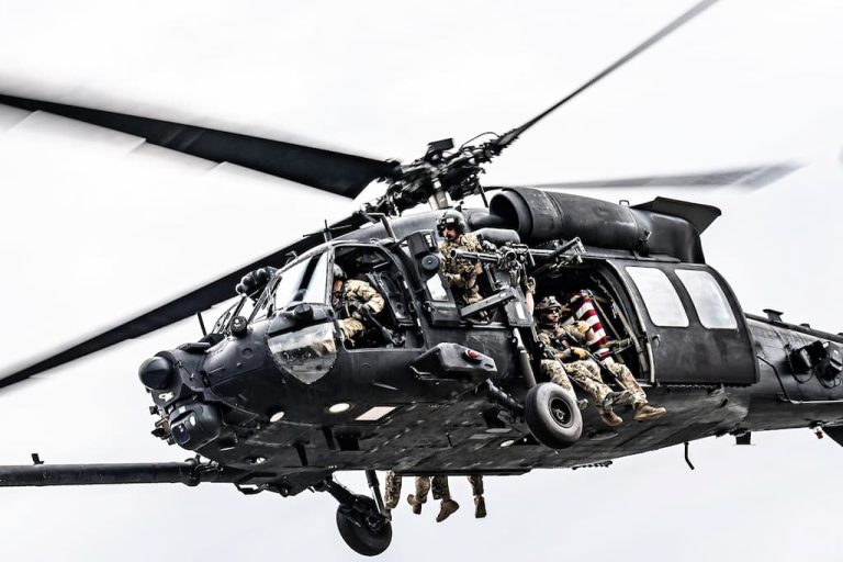 MH-60Mは特殊仕様のブラックホーク