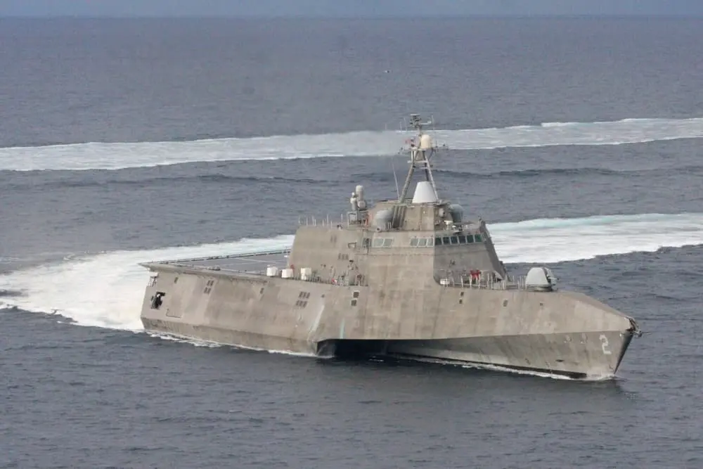 米海軍のインディペンデンス級沿海域戦闘艦の約半数に船体に亀裂が入る 
