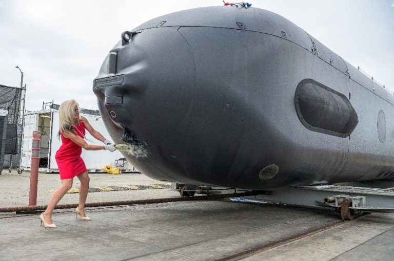 アメリカ海軍が大型無人潜水艦Orca XLUUVを発表