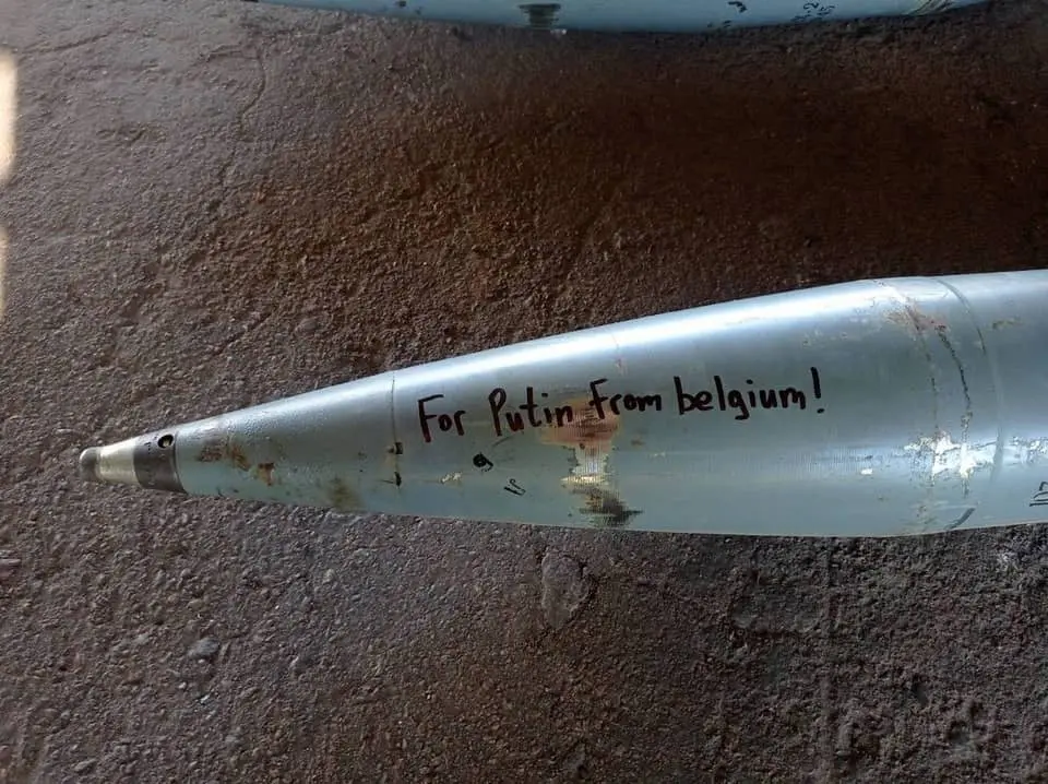 40ドルで砲弾にメッセージ、1000ドルでロシア軍の残骸から作られたキーホルダーがもらえます