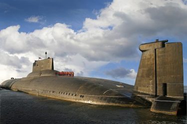 最後のタイフーン級原子力潜水艦ドミトリー・ドンスコイが退役