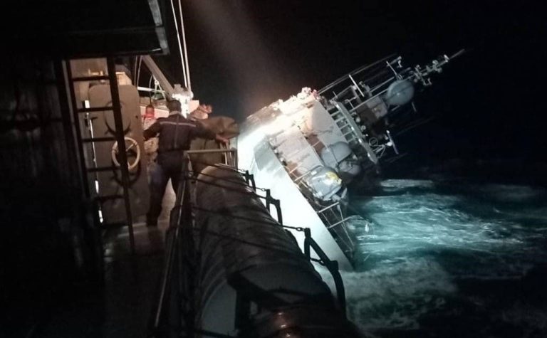 タイ海軍のラタナコーシン級コルベット艦が沈没、30人が行方不明に