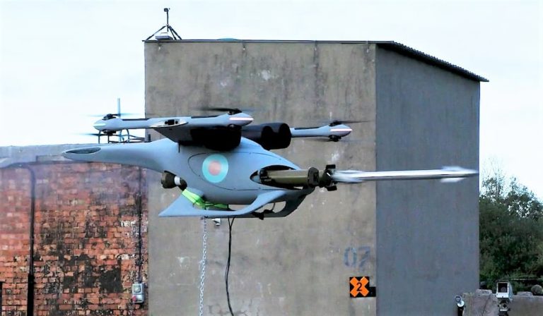 英空軍、ホバリングする小型無人機からマートレットミサイルの発射に成功