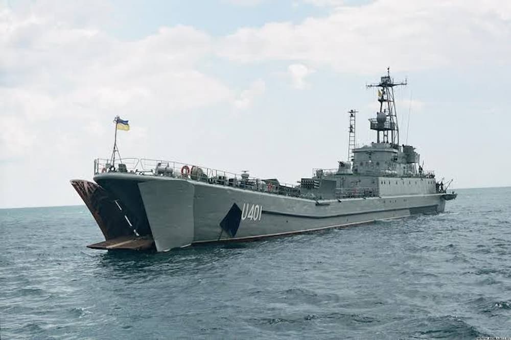 沈没したと言われるウクライナ海軍最後の軍艦、揚陸艦ユーリ・オレフィレンとは？