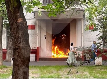 ロシア軍徴兵事務所の放火をウクライナのせいに！工作員が老人をそそのかしたと主張