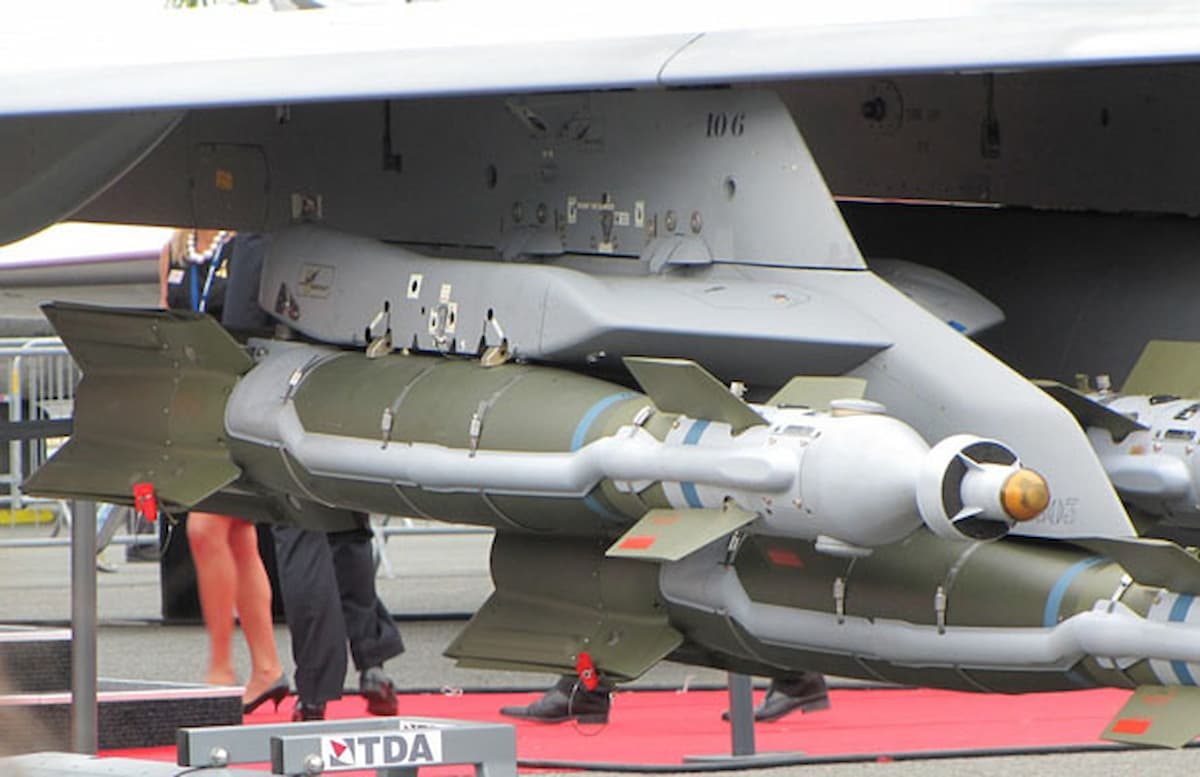 フランス、新たにウクライナに提供する精密誘導爆弾AASMとは？