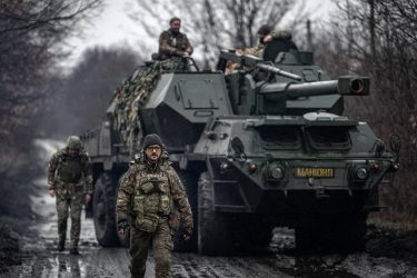 ウクライナ軍、砲弾、兵員不足でアヴディウカでは砲兵も前線に駆り出される
