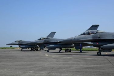 台湾地震により、台湾空軍のF-16など戦闘機8機が損傷していた