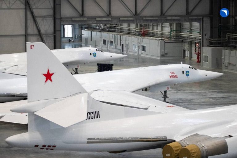 ロシア、Tu-160M2戦略爆撃機の量産加速