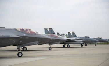 在日米軍に三沢に48機のF-35A、嘉手納に36機のF-15EXの配備を発表！航空戦力を強化