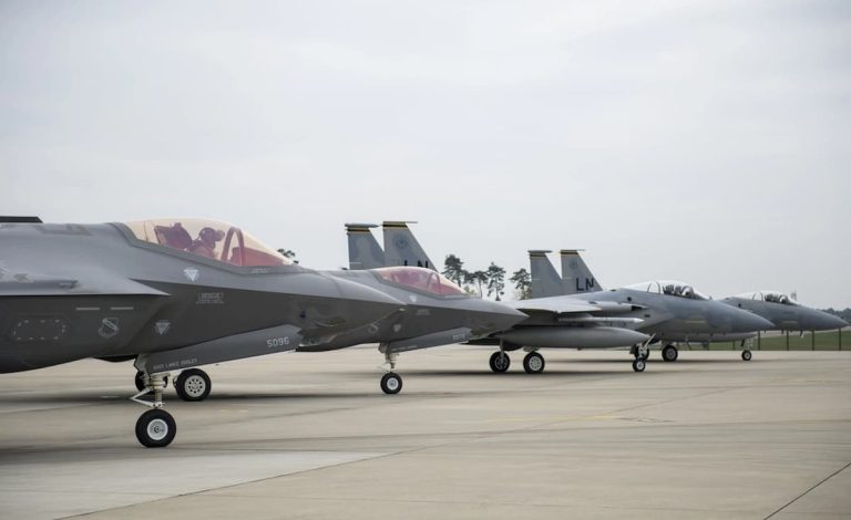 在日米軍に三沢に48機のF-35A、嘉手納に36機のF-15EXを追加配備へ！航空戦力を増強