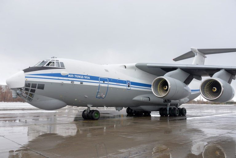ロシア軍の大型輸送機Il-76が不正部品使用で運航停止に