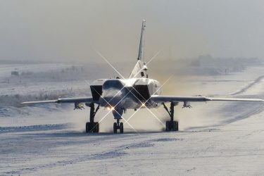 ウクライナ、北極圏にあるロシア軍基地を攻撃！Tu-22M3爆撃機を損傷させる