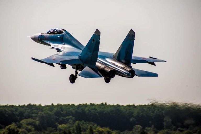 ウクライナ軍特殊部隊GUR、黒海でロシア軍のSu-30SMをMANPADSで撃墜