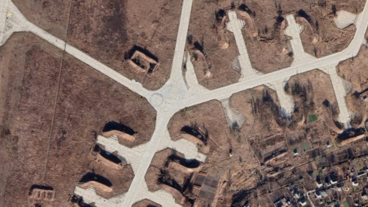 GoogleMAPが最新衛星画像を更新し、ウクライナ軍事基地の所在を公開してしまう